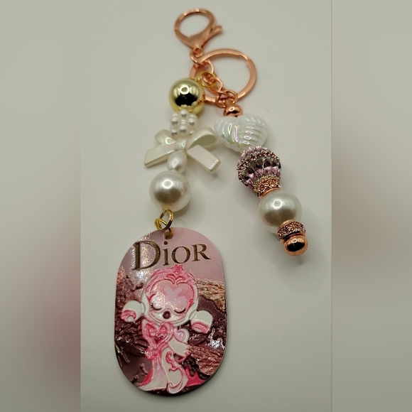 Elegant SkullPanda Pink and Gold Key Holder - Picture 3 of 4